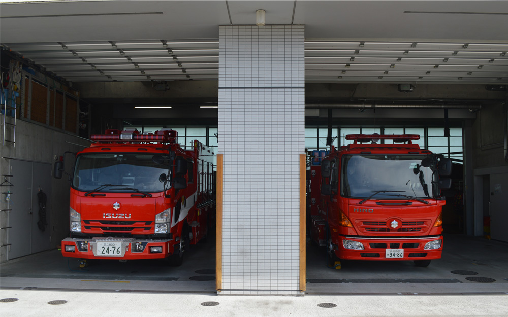 江東区の基地には、救助車、ポンプ車および救急車がそれぞれ１台ずつ待機し、地域近隣の地上の災害現場にも出場するという