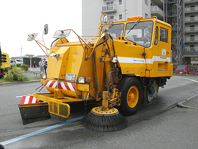 NEWS TOKYO 都政新聞株式会社 | スイーパー運転技術者講習会開催