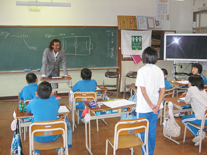 「笑顔の教室」授業風景