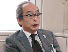 知事本局長 秋山 俊行氏