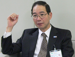 財務局長 安藤 立美氏