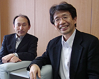 NTTファシリティーズのスマートビジネス部門長の横山さんと同部担当課長の明神さん