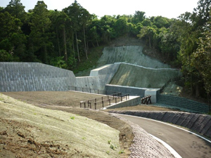 昨年度完成した岡田沢の砂防ダム