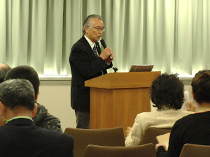 セミナーで江戸東京の伝統野菜について講演した大竹さん
