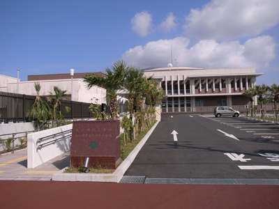 八丈支庁の新庁舎（平成２４年３月竣工）