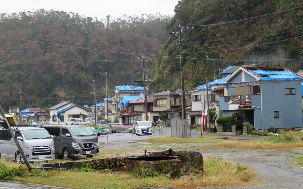 漁港近くの民家の被災状況を視察