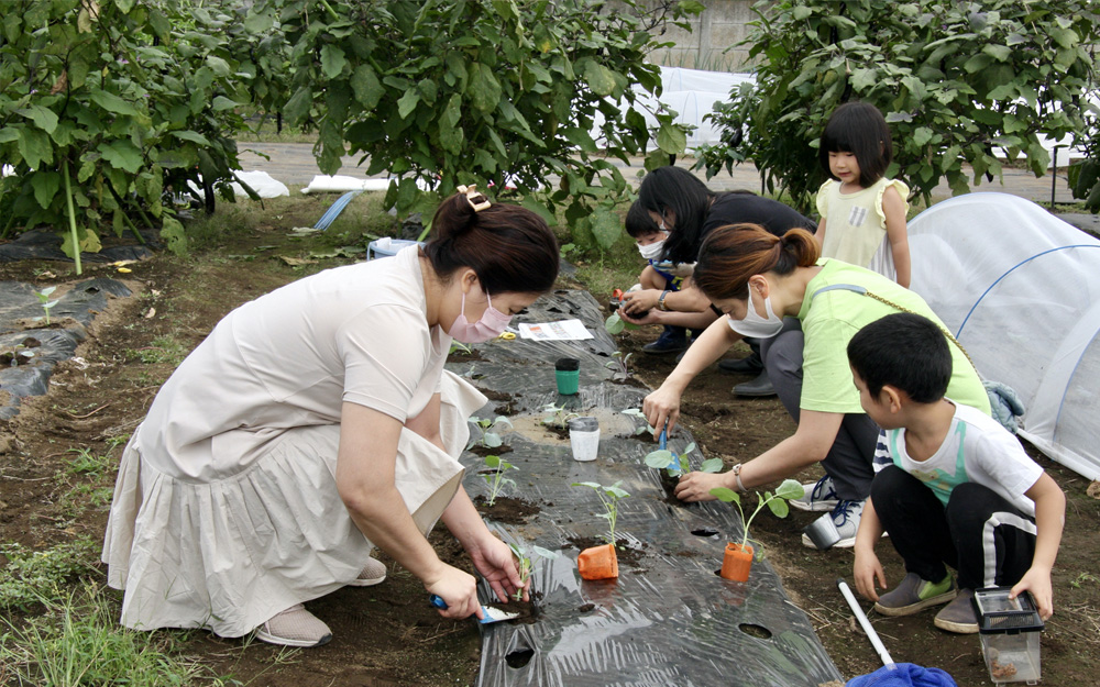 木村麻奈美さん、氏家春奈さん、吉田洋子さんは幼稚園のママ友「野菜好きな子になってほしいな！」