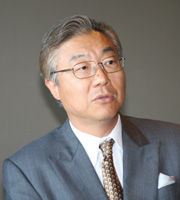 東京都専修学校各種学校常務理事・統計部長<br />関口 正雄氏