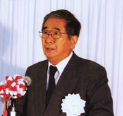 あいさつする石原知事(13日)
